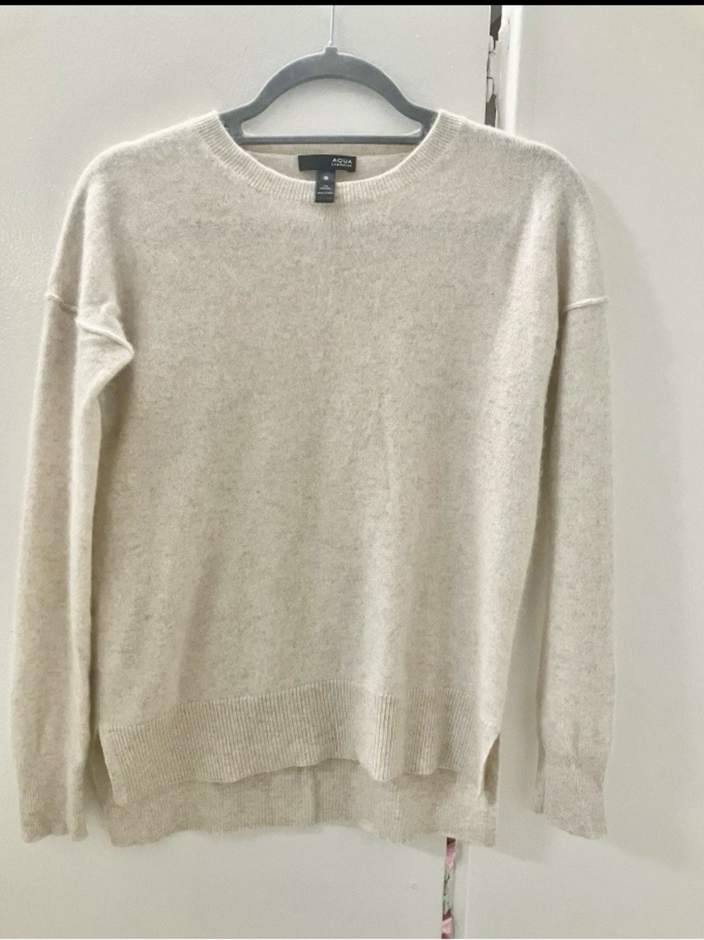 AQUA Light Oatmeal Beige 100% Cashmere High Low Pullover Sweater Womens Sz S.